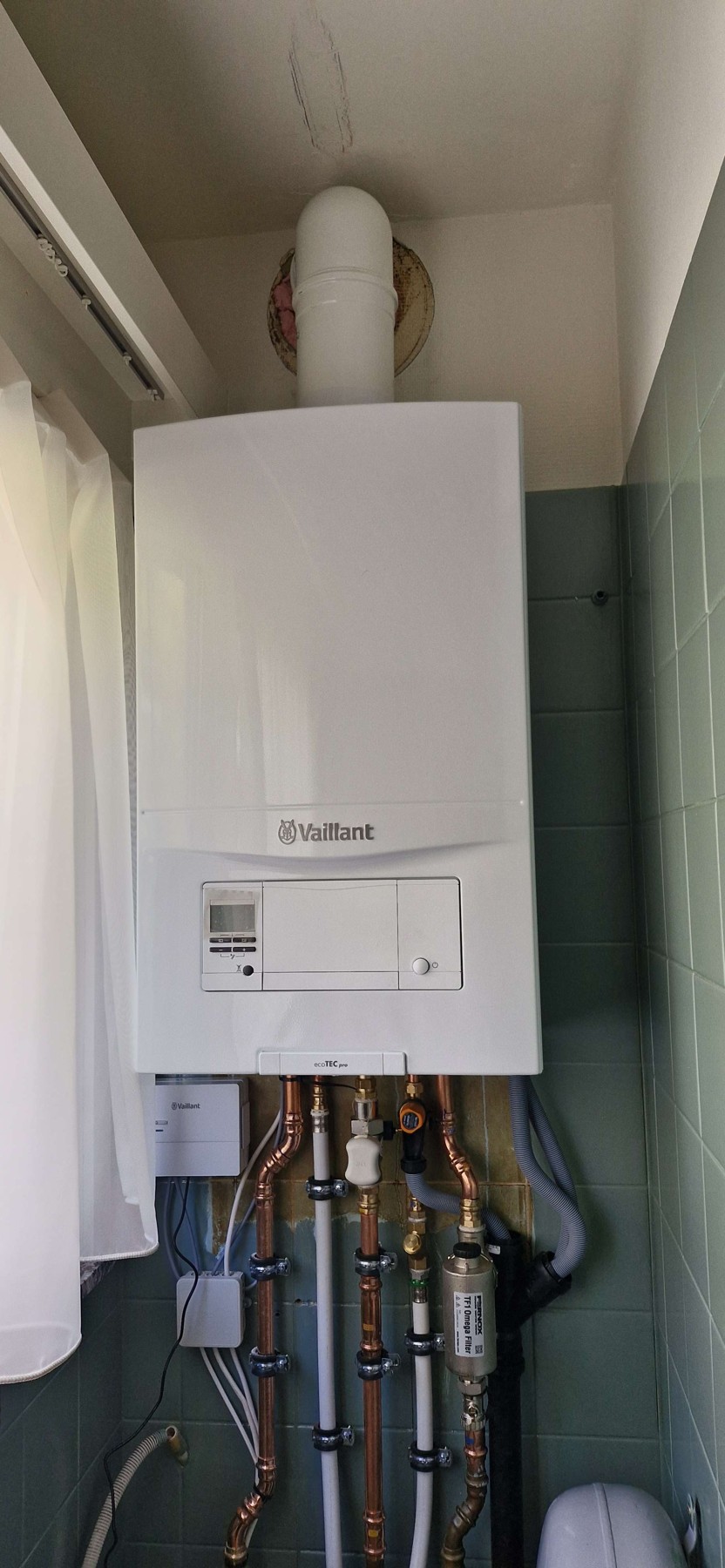 Nieuwe wandketel in de technische ruimte in Blankenberge